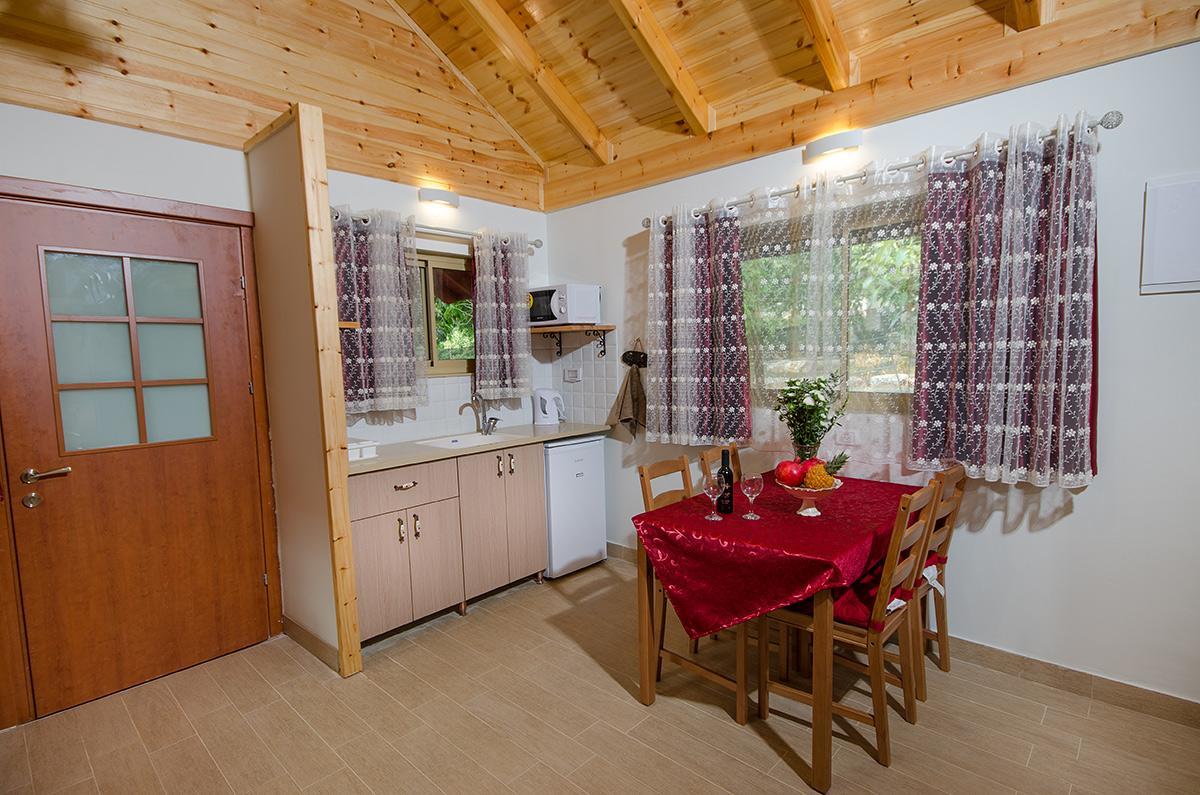 The Wooden Rose Cabins Bezet Exterior photo