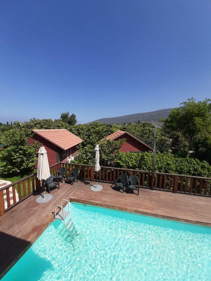 The Wooden Rose Cabins Bezet Exterior photo